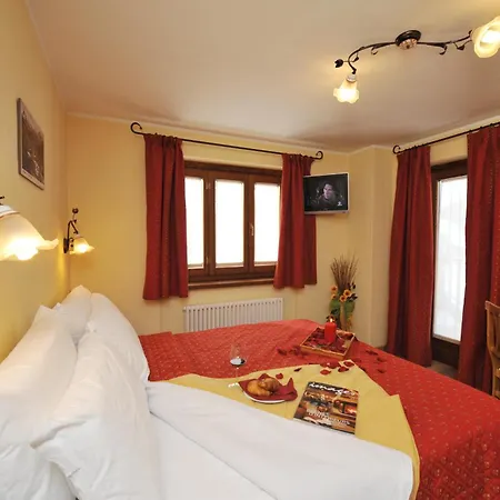 Le Petit Abri Hotel Champoluc