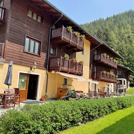 Le Petit Abri Hotel Champoluc