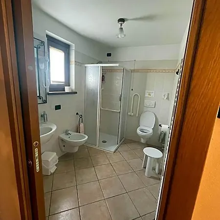 Le Petit Abri Hotell 3*