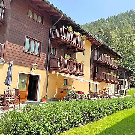 Le Petit Abri Otel Champoluc