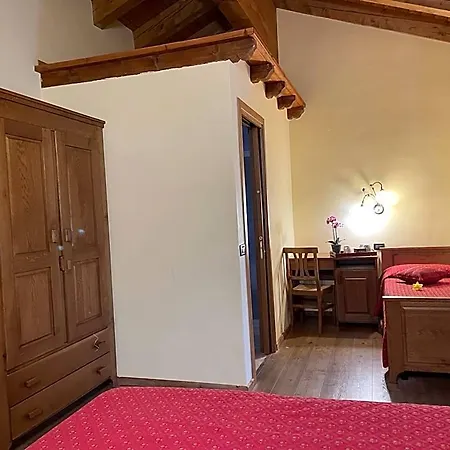 Le Petit Abri Szálloda