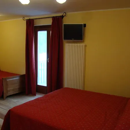 Le Petit Abri Hotel Champoluc
