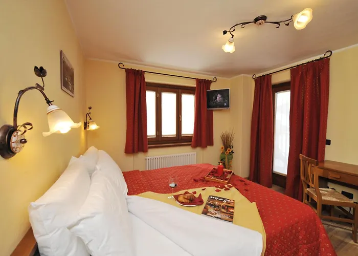 Le Petit Abri Hotel Champoluc