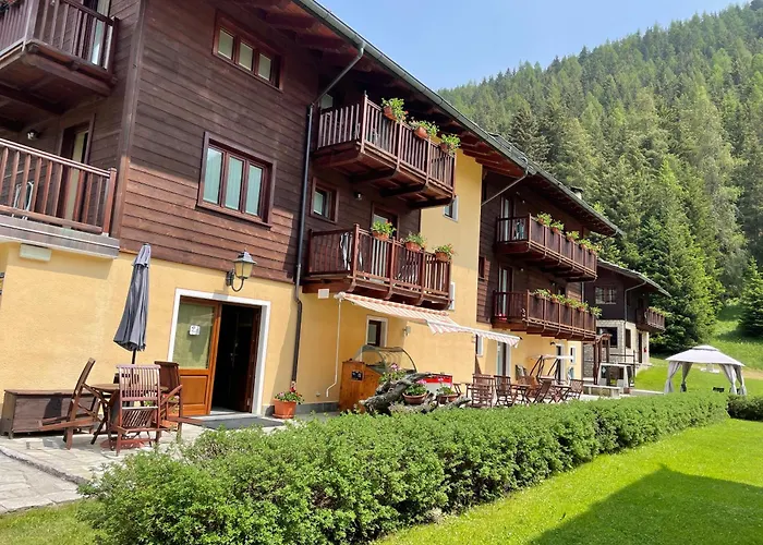 Le Petit Abri Hotel Champoluc